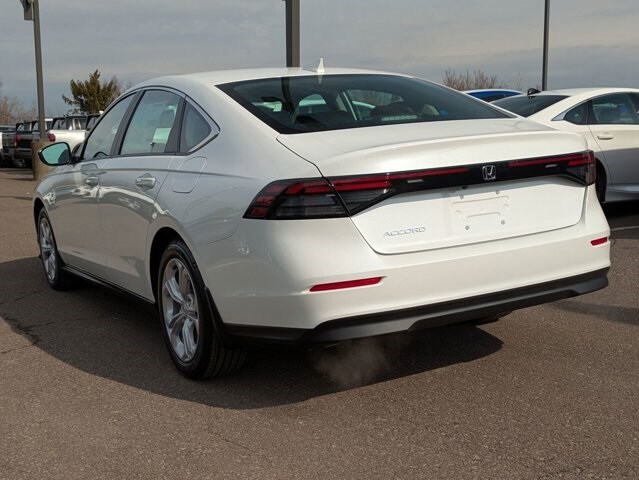 2025 Honda Accord LX photo 4