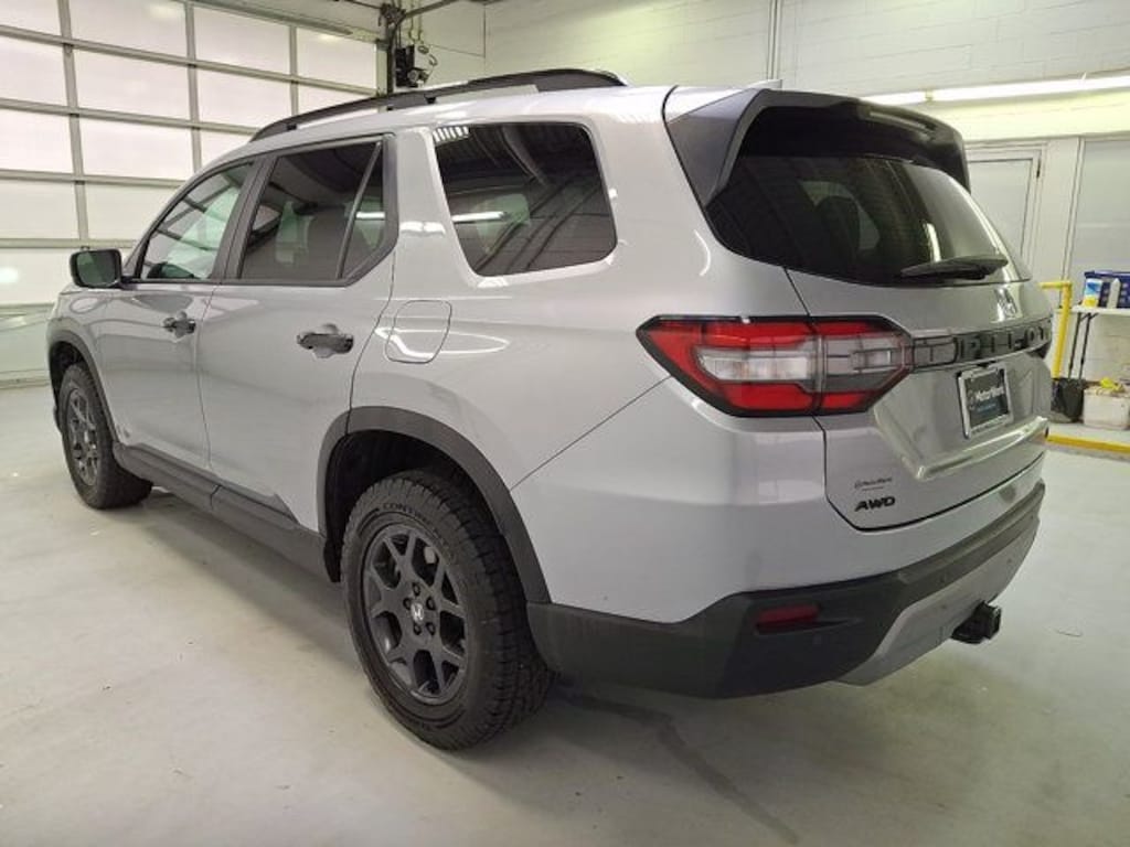Certified 2025 Honda Pilot TrailSport SUV