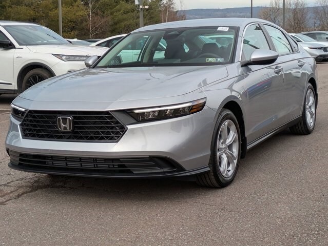 2025 Honda Accord LX photo 3