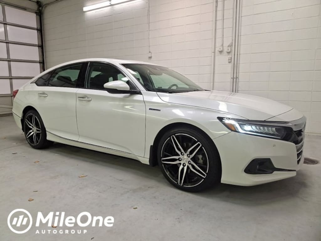 Certified 2022 Honda Accord Hybrid Touring Sedan