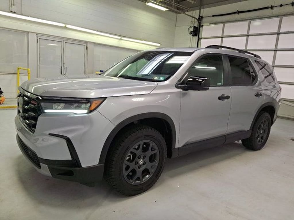 Certified 2025 Honda Pilot TrailSport SUV