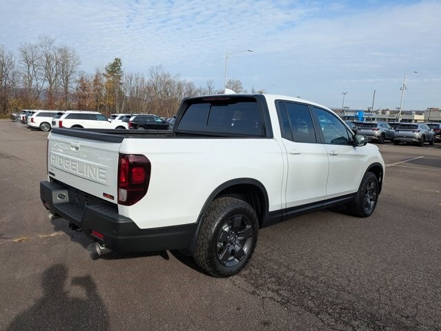 2026 Honda Ridgeline TrailSport photo 3