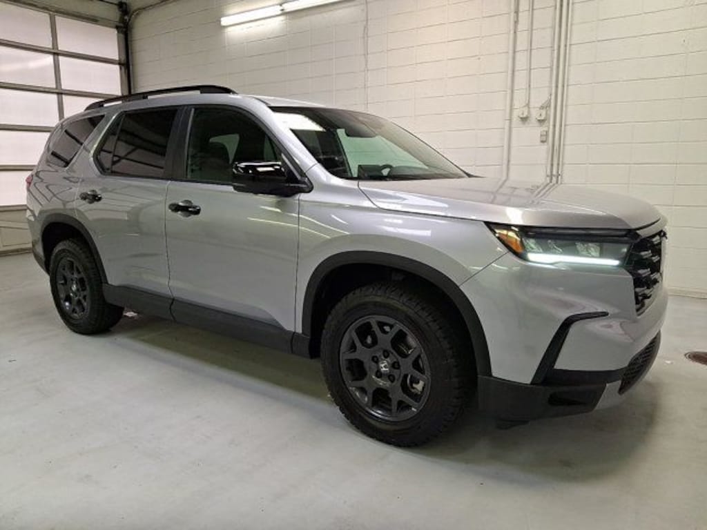 Certified 2025 Honda Pilot TrailSport SUV