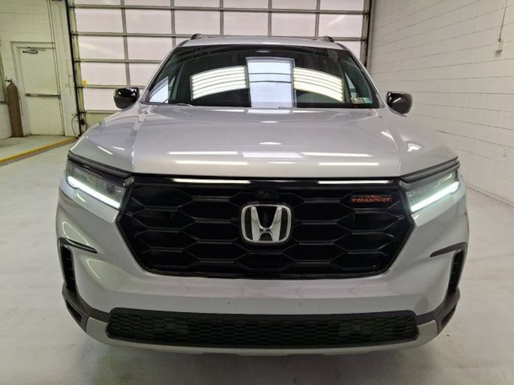 Certified 2025 Honda Pilot TrailSport SUV