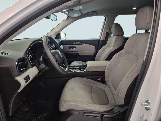 2023 Honda Pilot LX - Photo 9