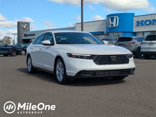 2025 Honda Accord LX's photo