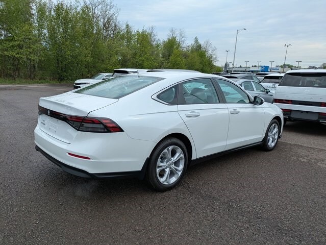 2025 Honda Accord LX photo 3