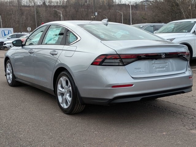 2025 Honda Accord LX photo 4