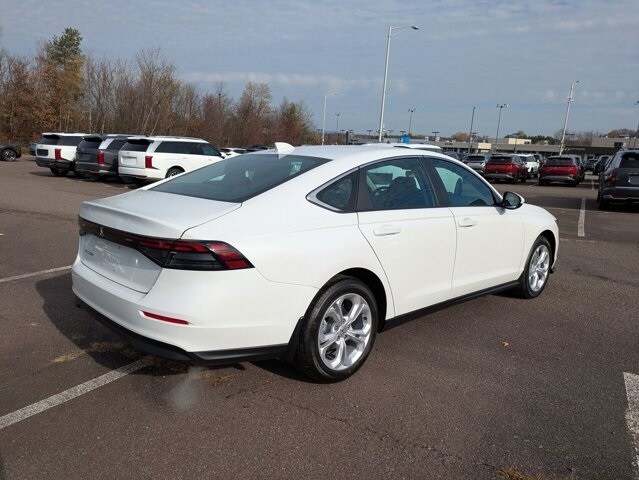 2025 Honda Accord LX photo 3