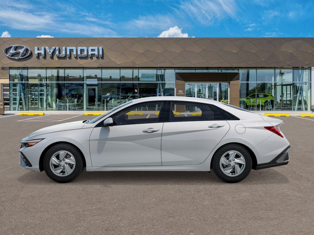 New 2026 Hyundai Elantra SE Sedan