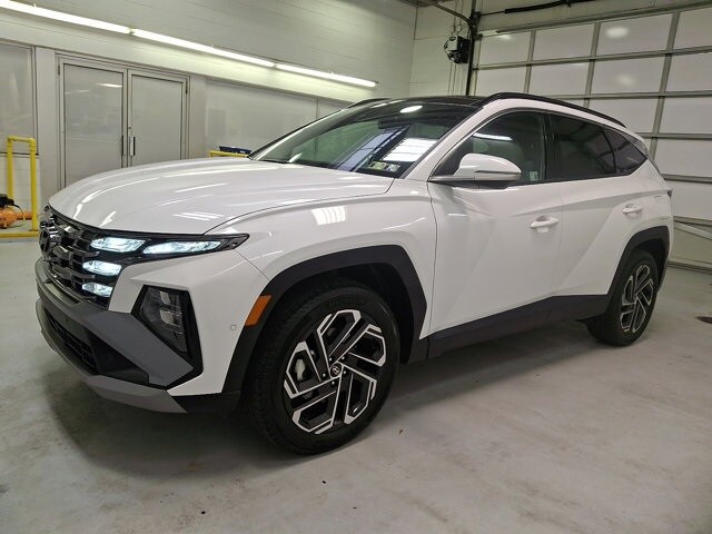 2025 Hyundai Tucson Limited photo 2