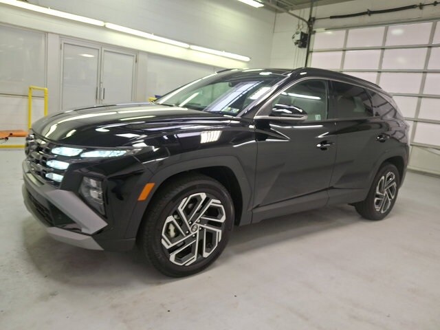 2025 Hyundai Tucson Limited photo 2