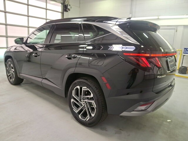 2025 Hyundai Tucson Limited photo 2