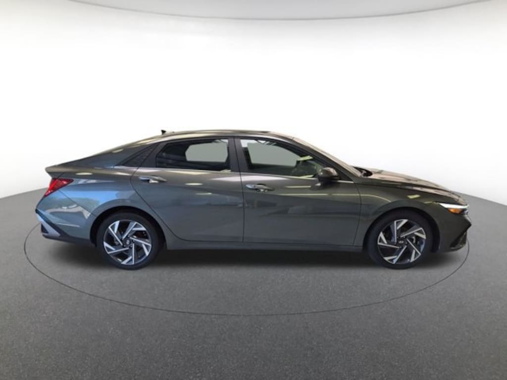 Certified 2025 Hyundai Elantra SEL Convenience Sedan