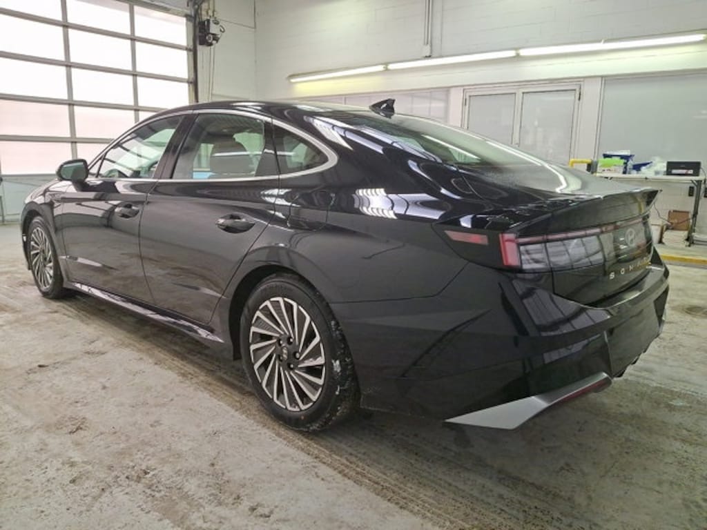 Certified 2025 Hyundai Sonata Hybrid Limited Sedan