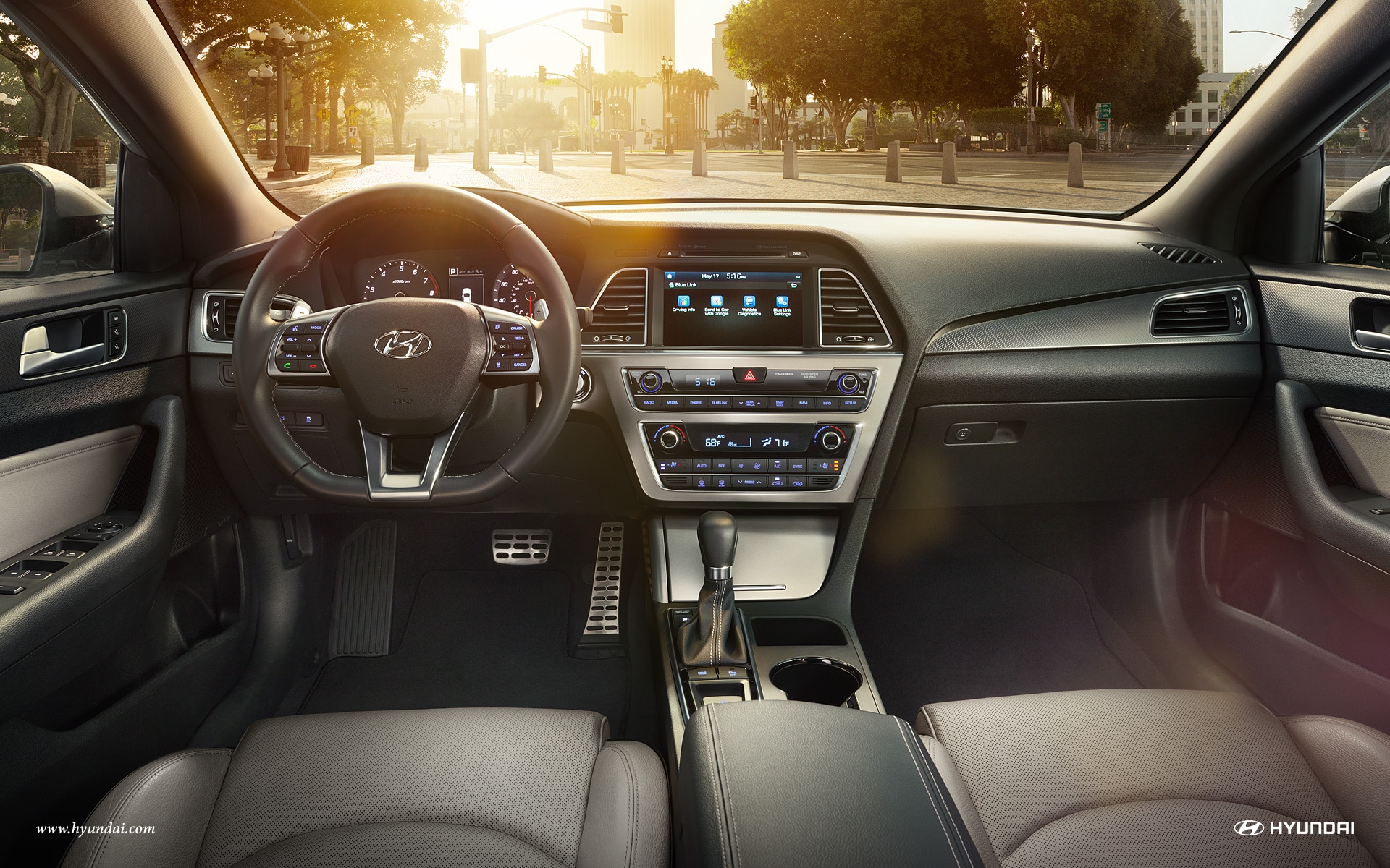 2016-Sonata-09-Limited_Interior.jpg