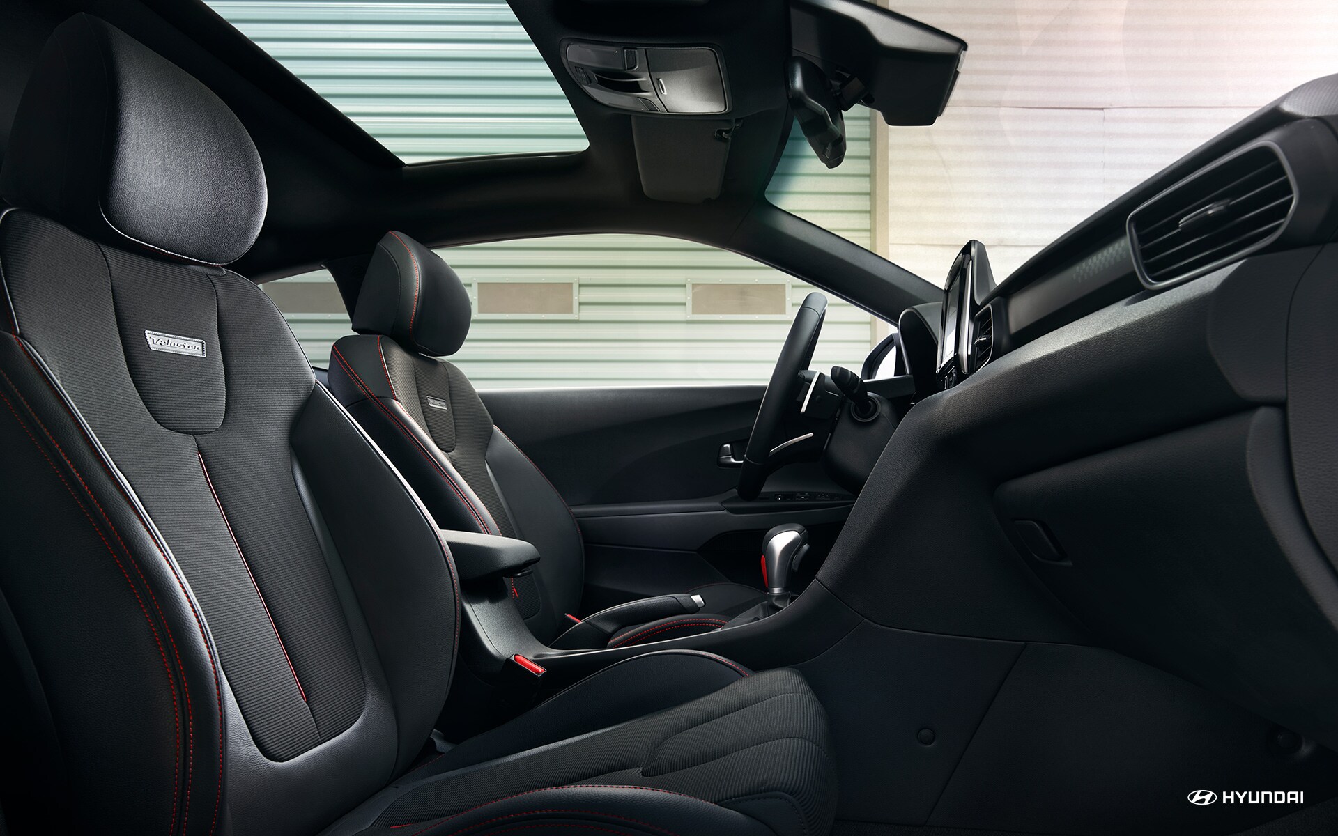 2019-veloster-gallery-1920x1200-int-01.jpg