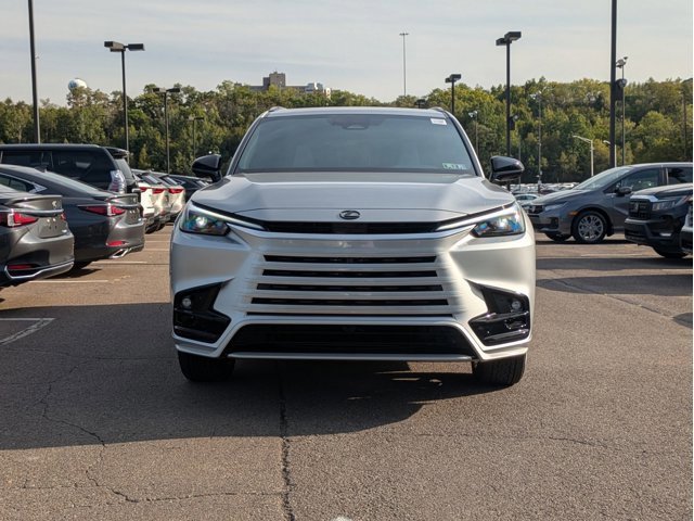 2025 Lexus TX 500h F SPORT Performance Premium photo 2