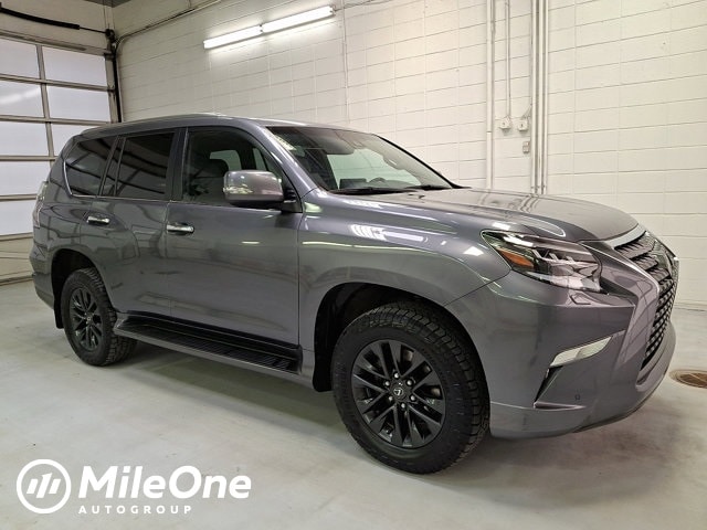 2023 Lexus GX Premium's photo