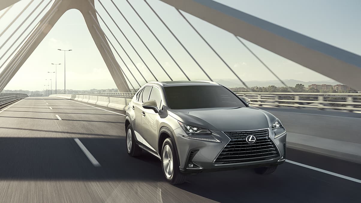 Lexus-NX-300-atomic-silver-gallery-overlay-1204x677-LEX-NXG-MY18-0082-04_M75.jpg