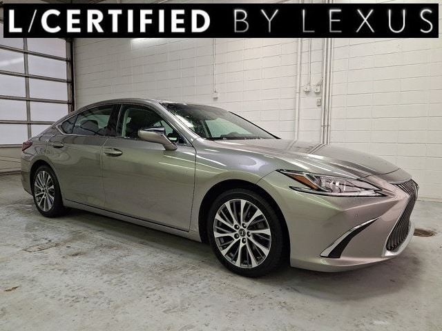 2020 Lexus ES Base's photo