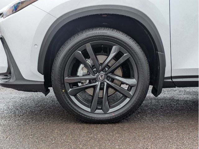 2026 Lexus NX 450h+ Luxury - Photo 8