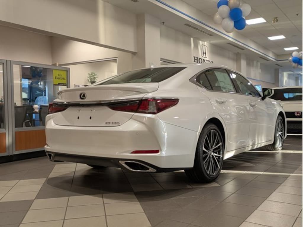 New 2025 Lexus ES 350 SEDAN