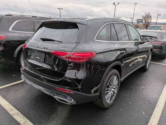 2026 Mercedes Benz GLC 300 4MATIC photo 3