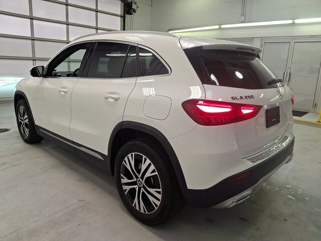 2025 Mercedes Benz GLA 250 4MATIC photo 4
