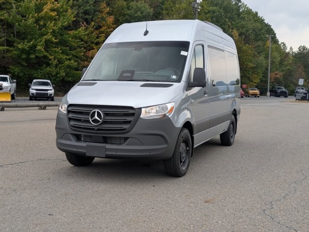 New 2025 Mercedes-Benz Sprinter 2500 Passenger 144 WB RWD Minivan/Van