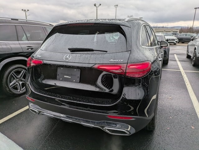 2026 Mercedes Benz GLC 300 4MATIC photo 4