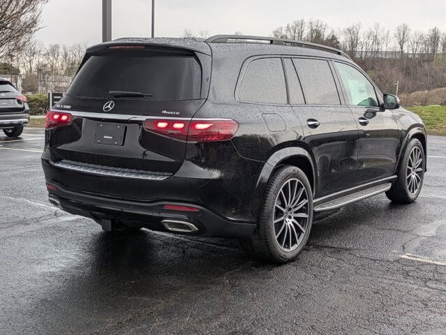 2025 Mercedes Benz GLS 580 4MATIC photo 4