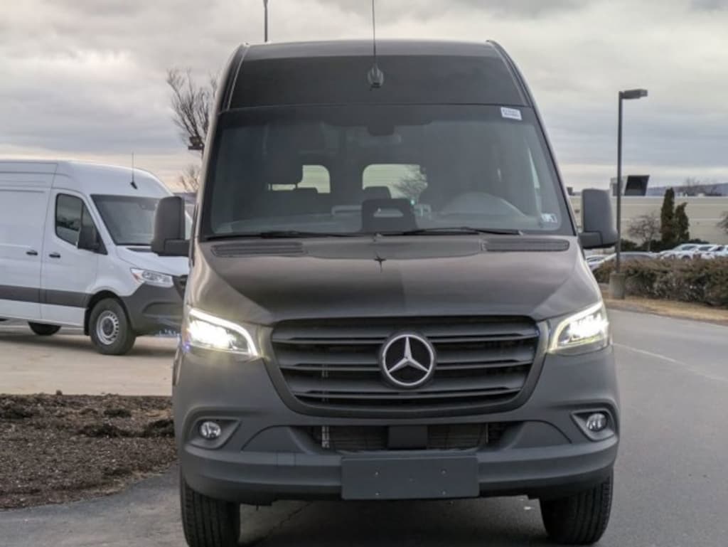 New 2025 Mercedes-Benz Sprinter 2500 Passenger 144 WB RWD Minivan/Van