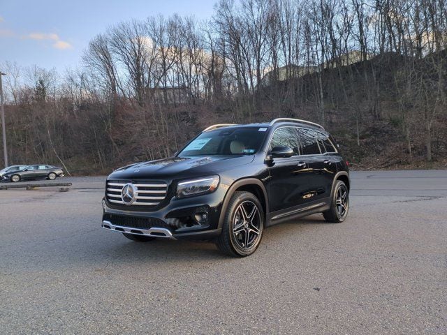 2026 Mercedes-Benz GLB GLB 250 4MATIC's photo