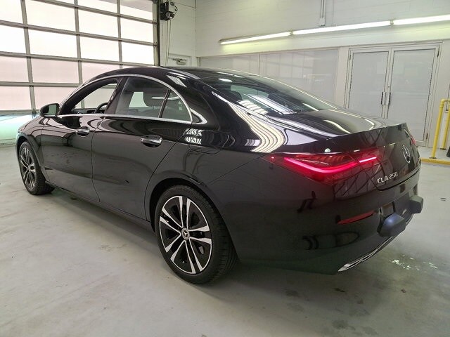 2025 Mercedes Benz CLA 250 4MATIC photo 4