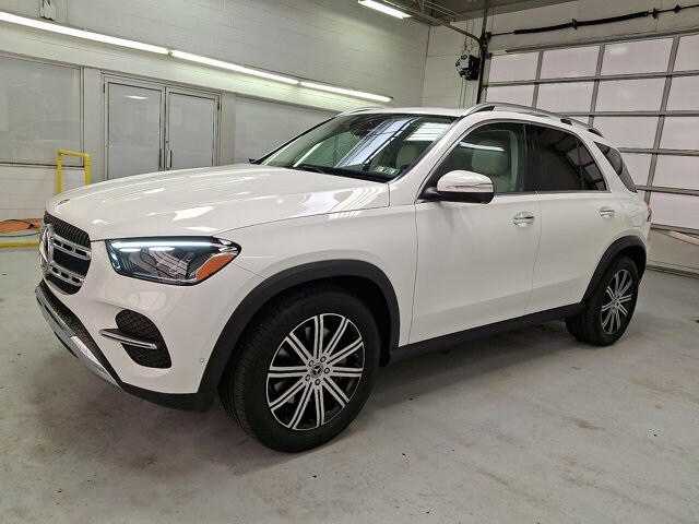 2025 Mercedes Benz GLE 450e 4MATIC photo 2