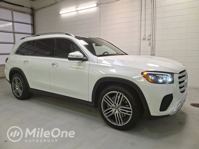 2025 Mercedes-Benz GLS Base's photo