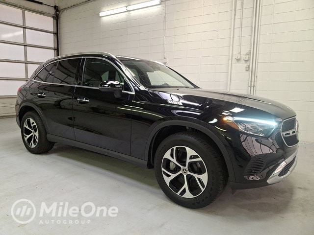 2025 Mercedes-Benz GLC Base's photo