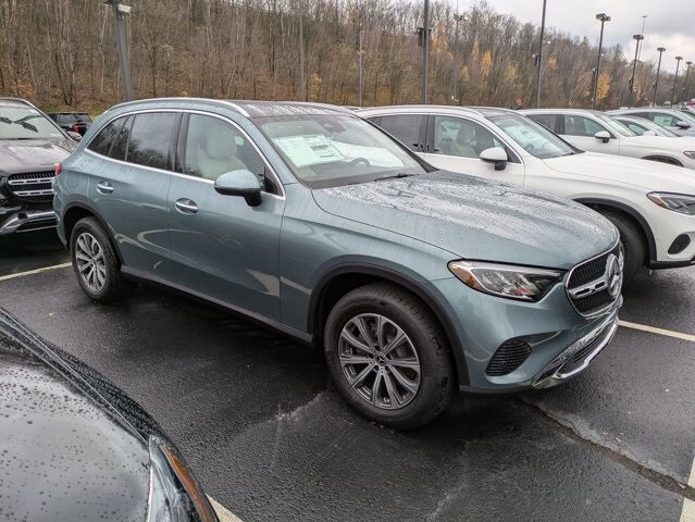 2026 Mercedes Benz GLC 300 4MATIC photo 2