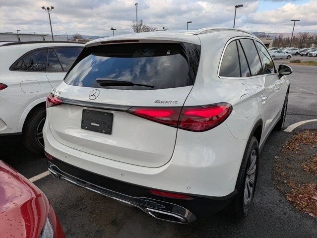 2026 Mercedes Benz GLC 300 4MATIC photo 3