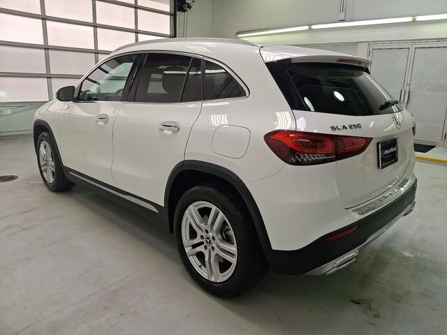 2023 Mercedes Benz GLA 250 4MATIC photo 4