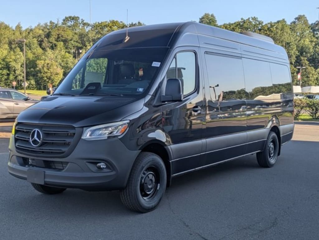 New 2025 Mercedes-Benz Sprinter 2500 Passenger 170 WB RWD Minivan/Van