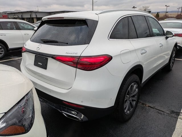 2026 Mercedes Benz GLC 300 4MATIC photo 3
