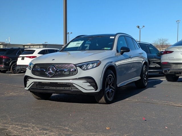 2026 Mercedes Benz GLC 300 4MATIC photo 3