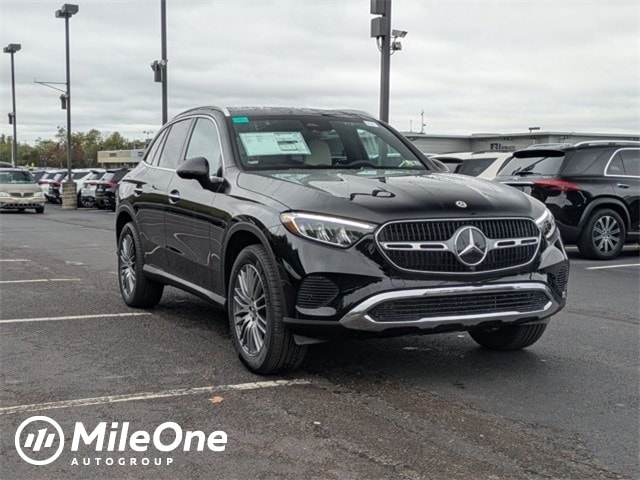 2026 Mercedes-Benz GLC Base's photo