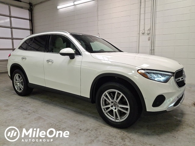 2023 Mercedes-Benz GLC GLC 300's photo