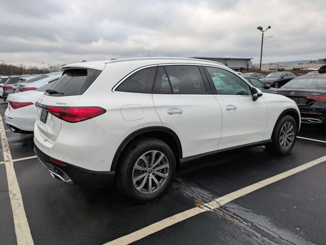 2026 Mercedes Benz GLC 300 4MATIC photo 2