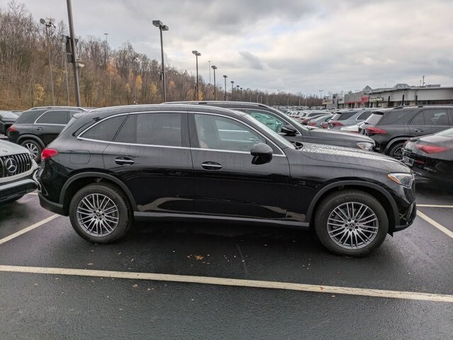 2026 Mercedes Benz GLC 300 4MATIC photo 2