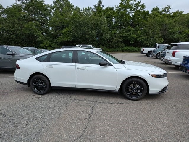 2025 Honda Accord SE photo 2