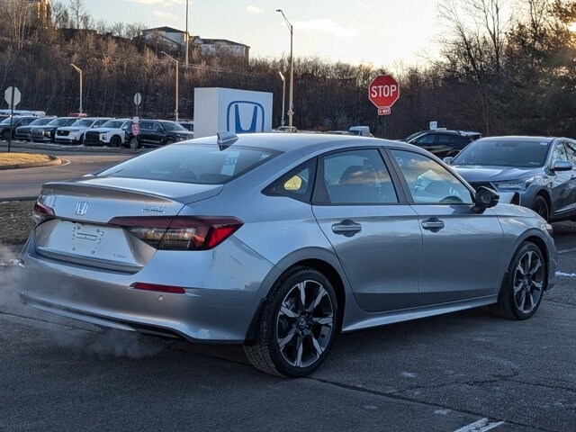 2025 Honda Civic Hybrid Sport Touring photo 3